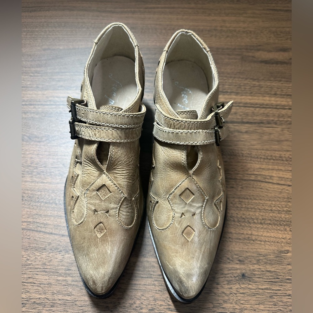Free People Western Boho Tan Distressed Low Top Leather Boots 

Size 36